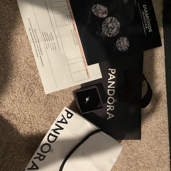 Pandora diamond ring - Picture 9 of 9